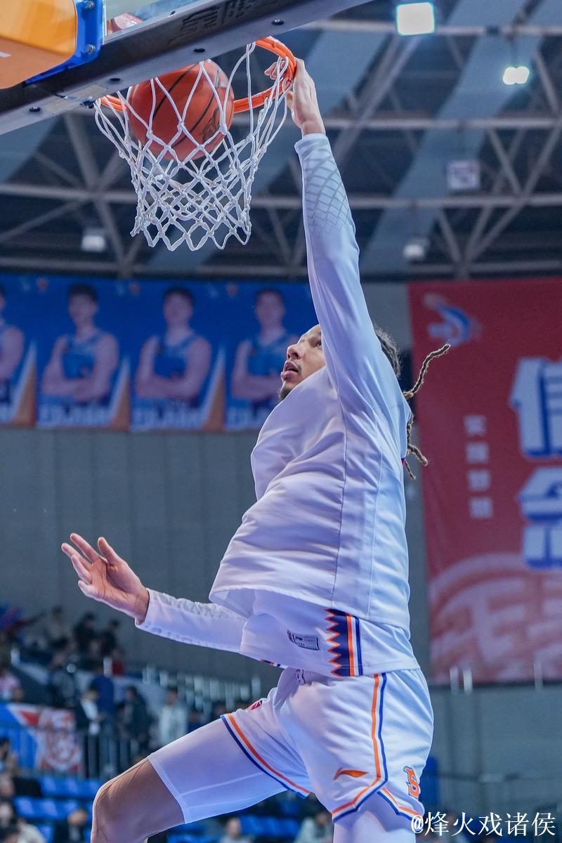 CBA-洛夫顿双双表现抢眼，古德温高效助力上海久事击败北京控股